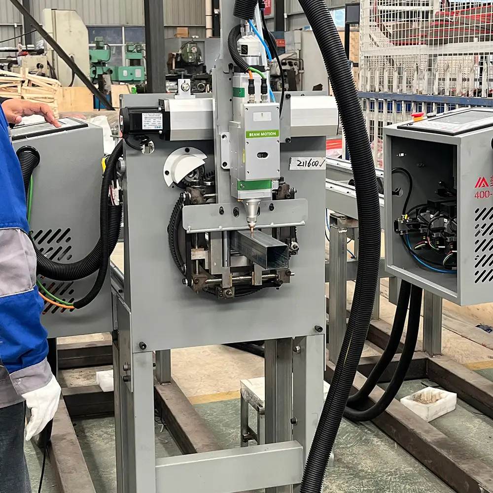 Round Pipe Fiber Laser Cutting Machine