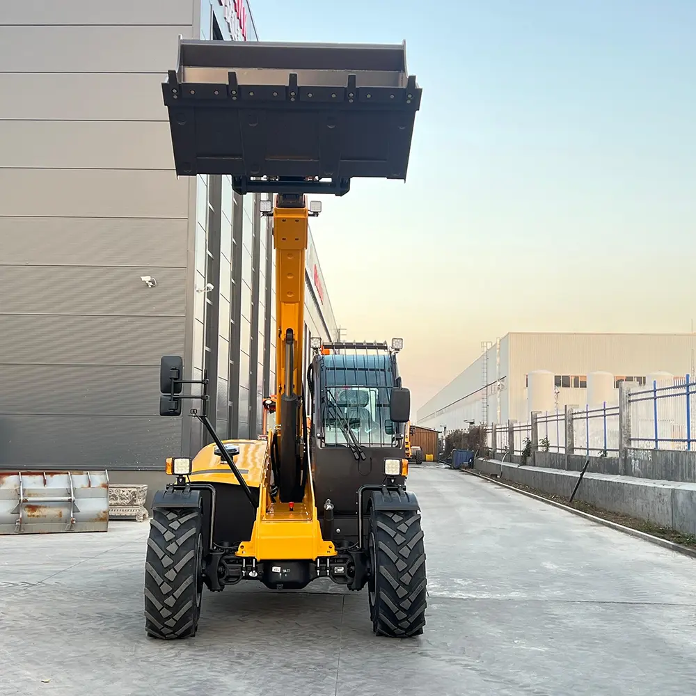 2.5-ton-telescopic-forklift-2