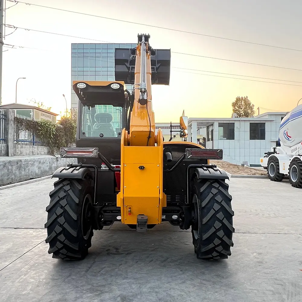 2.5-ton-telescopic-forklift-4