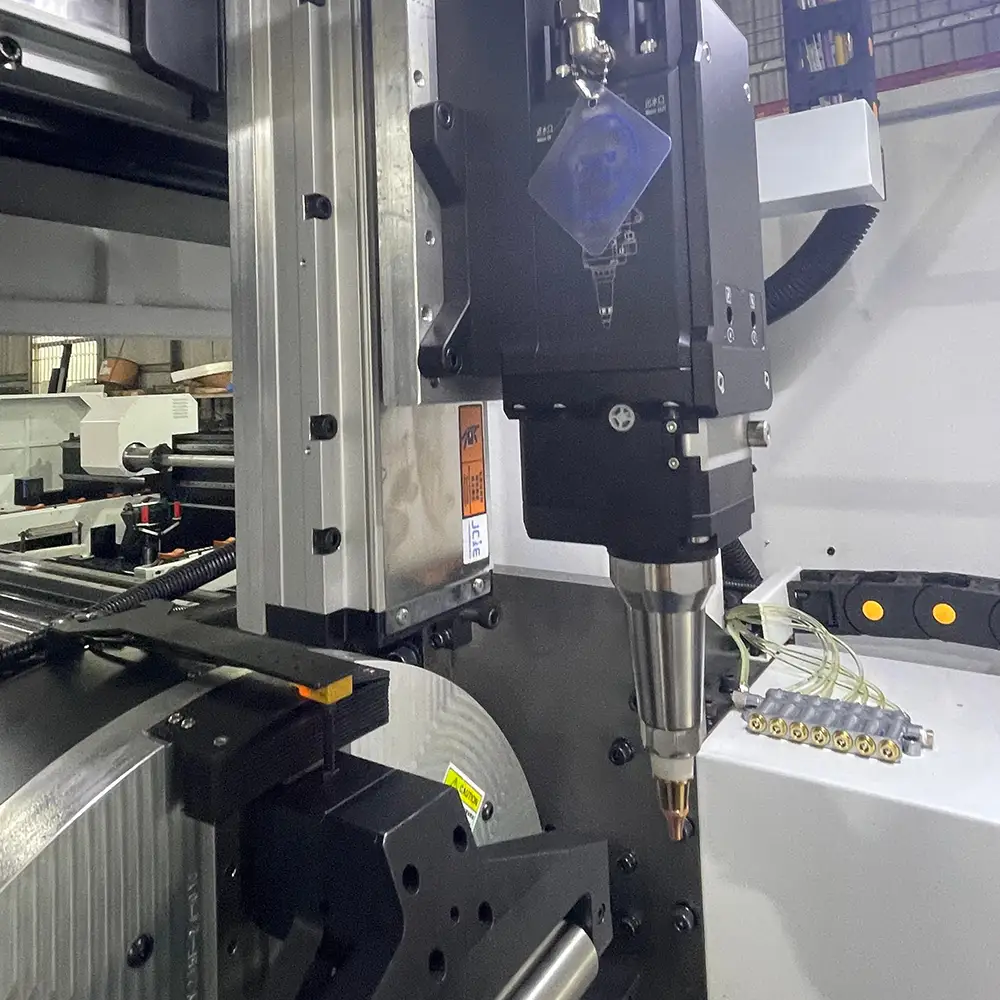 Side-Mounted Dual-Chuck Laser Pipe Cutter