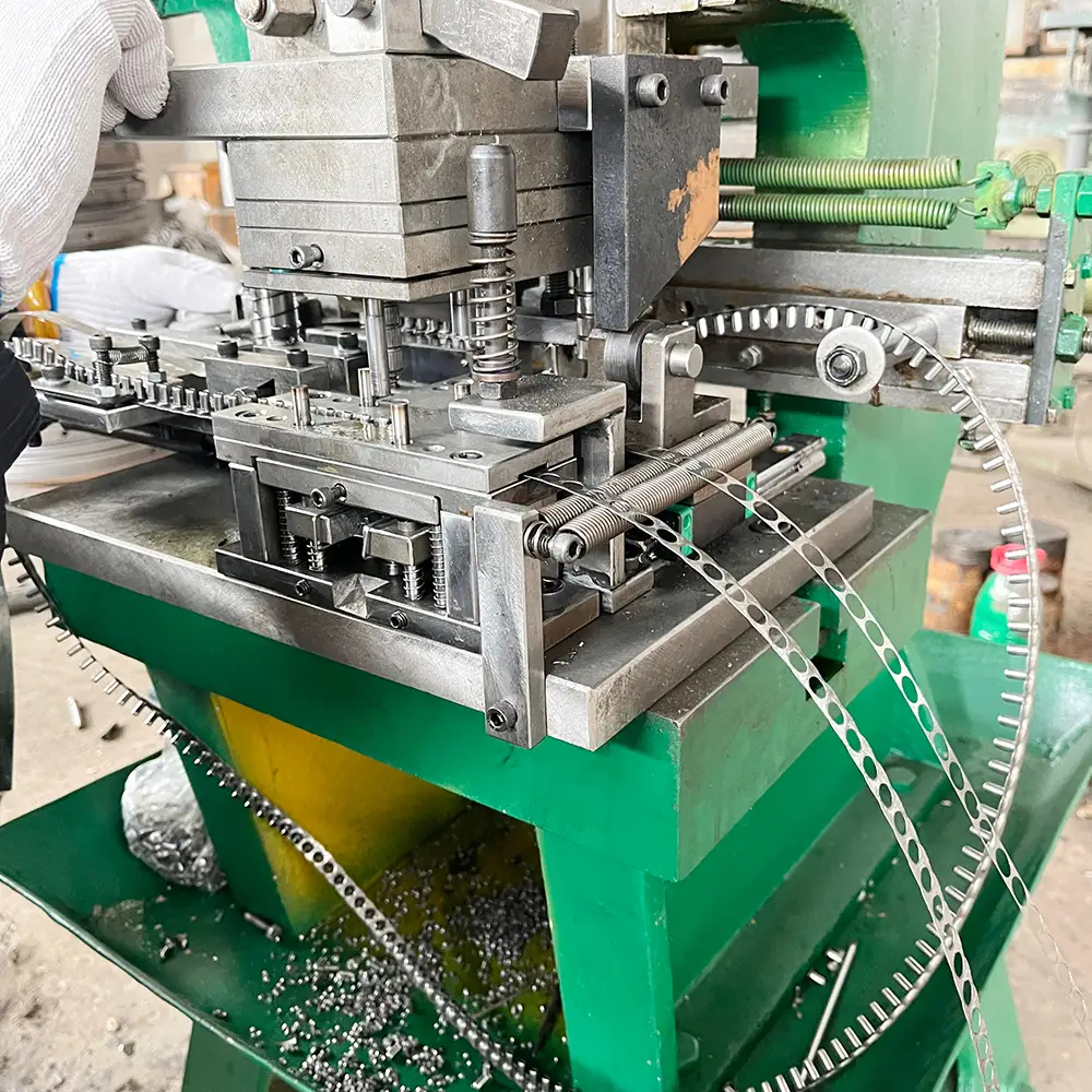 Automatic Fastener Making Machine