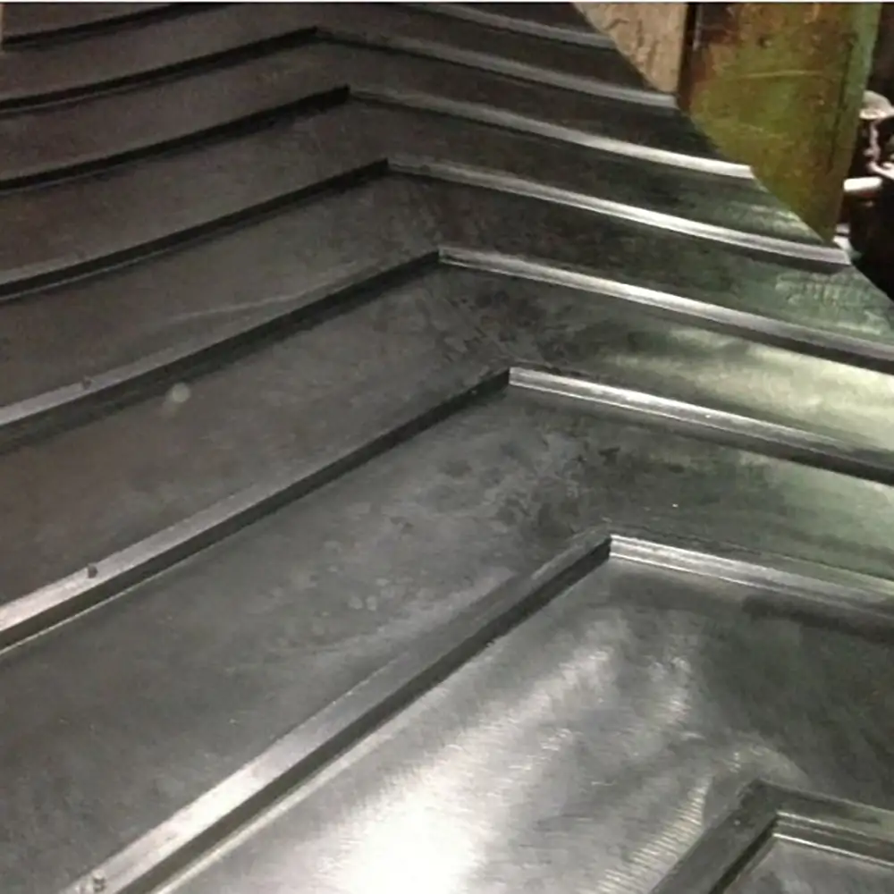 Patterned Conveyor Belt For Coal Handling