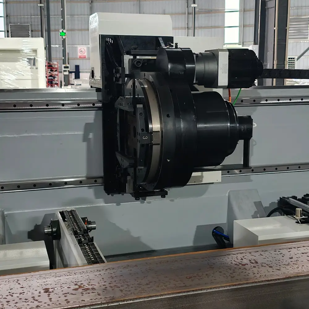 Chuck Metal Pipe Cutting Machine
