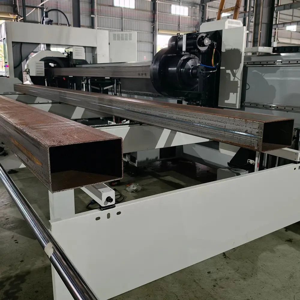 Double Chuck Fiber Laser Pipe Cutter