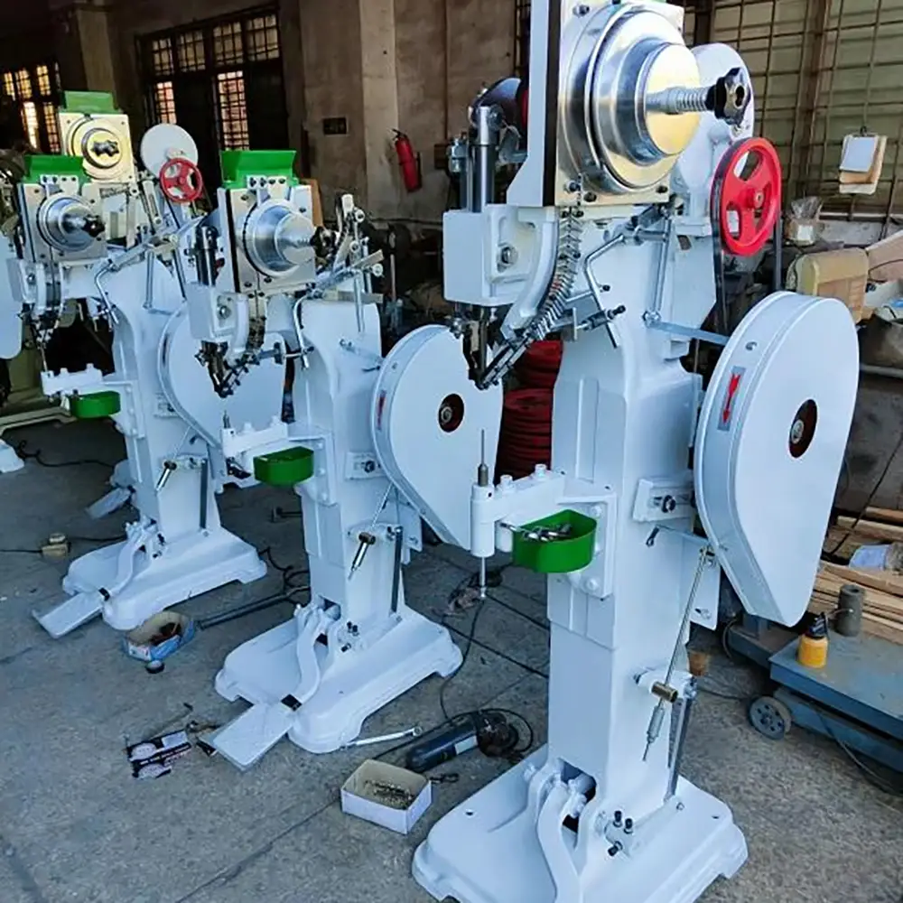 Jeans Riveting Machine