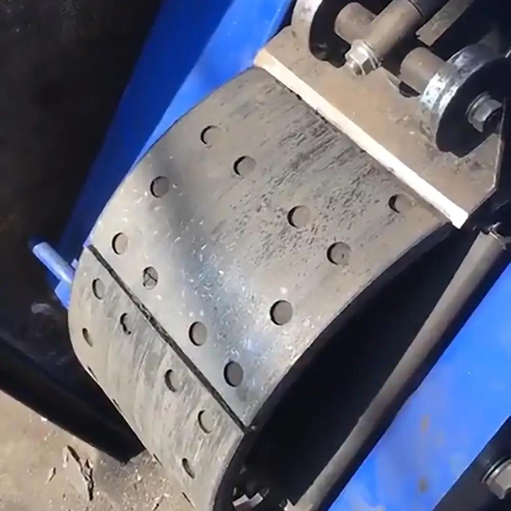 Heavy-Duty Truck Brake Pad Removal Tool