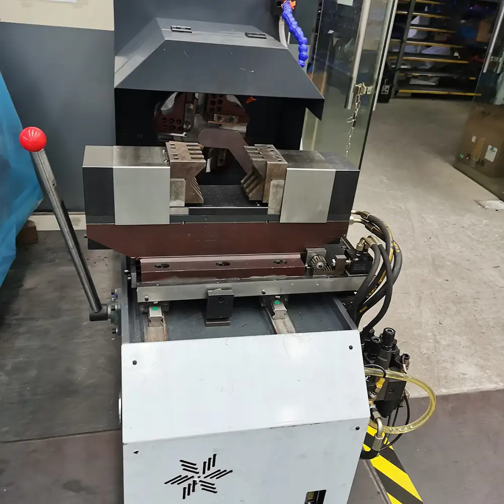 Semi-Automatic Pipe Threading Machine