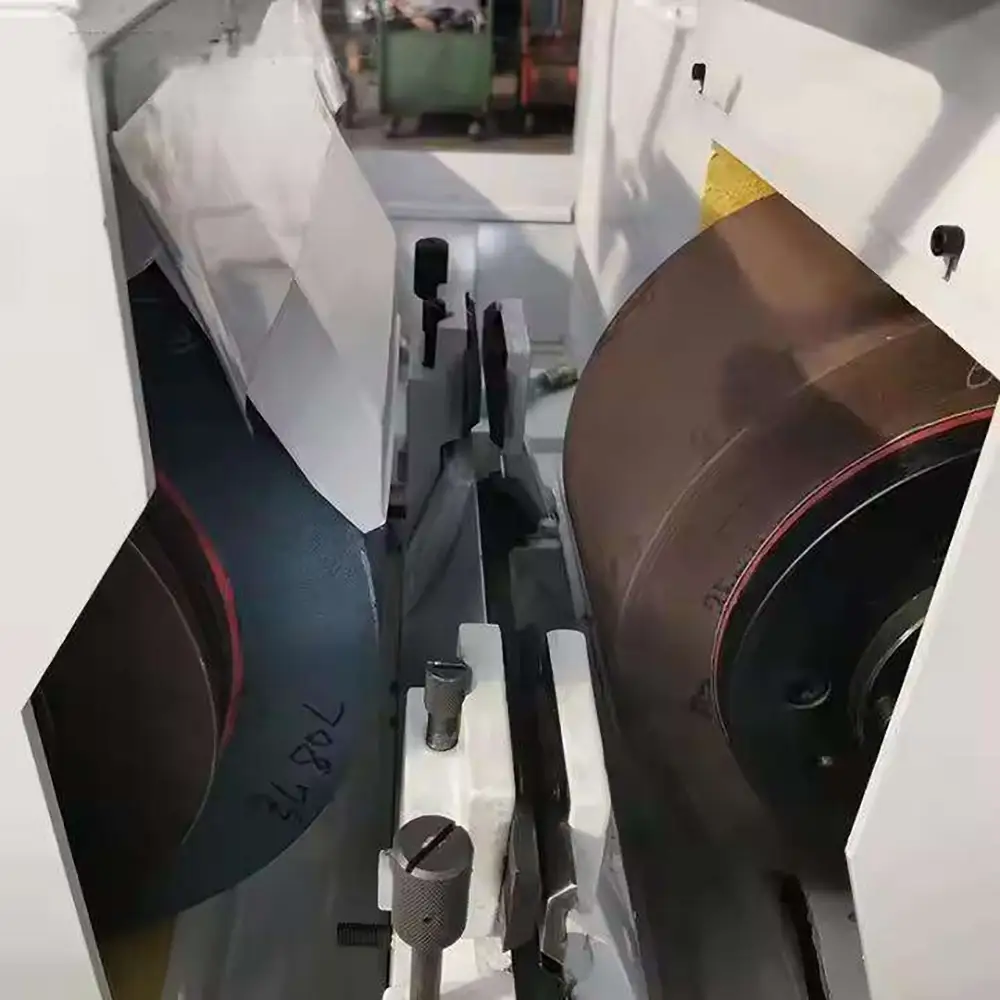 Cylindrical Parts Grinding Machine