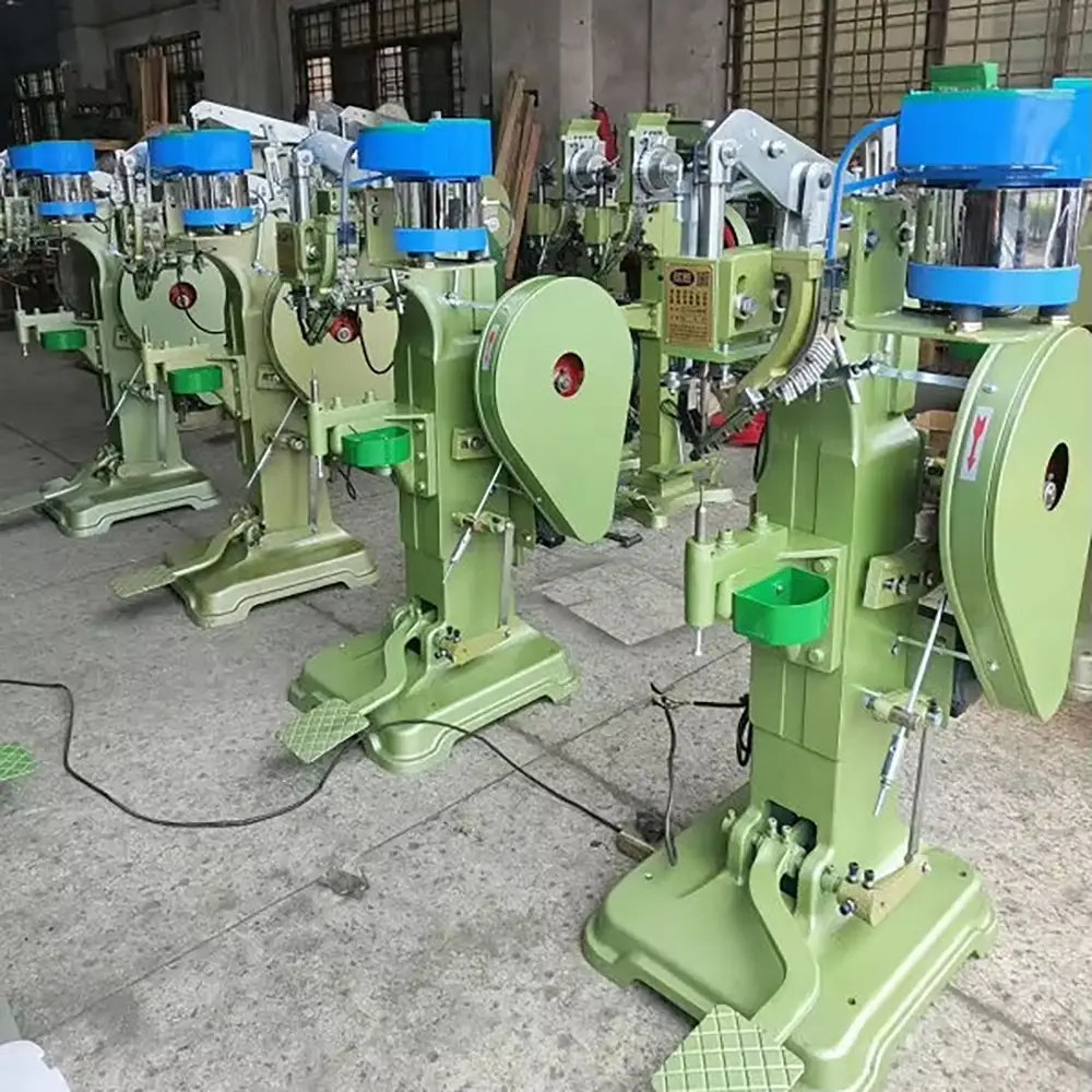 Semi-Automatic Eyelet Machine