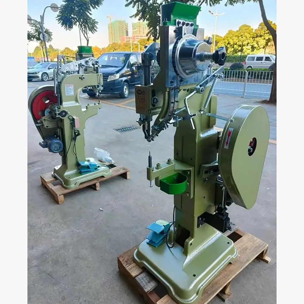 Industrial Rivet And Eyelet Machine