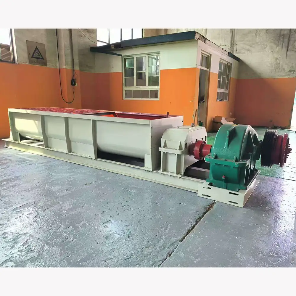 Agitator With Wall Scrapers