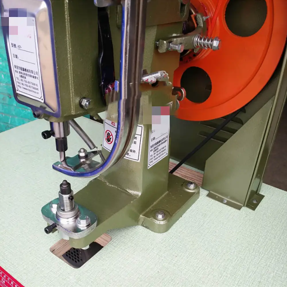 Automatic Feeding Riveting Machine