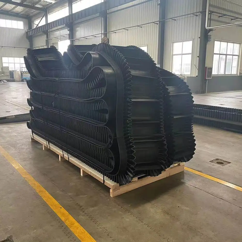 Steep Angle Corrugated Sidewall Conveyor Belt